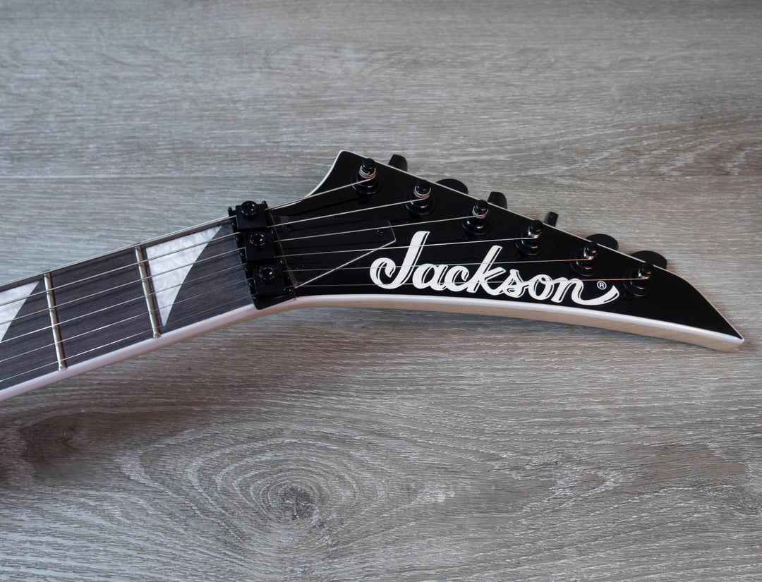 Jackson JS Series King V JS32, Amaranth Fingerboard, White with Black Bevels