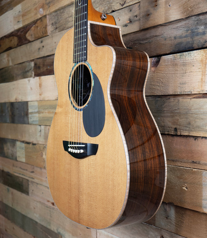 Guitarra electroacústica Faith Legacy Dark Roast Earth, caoba africana khaya maciza, tapa torrefacta