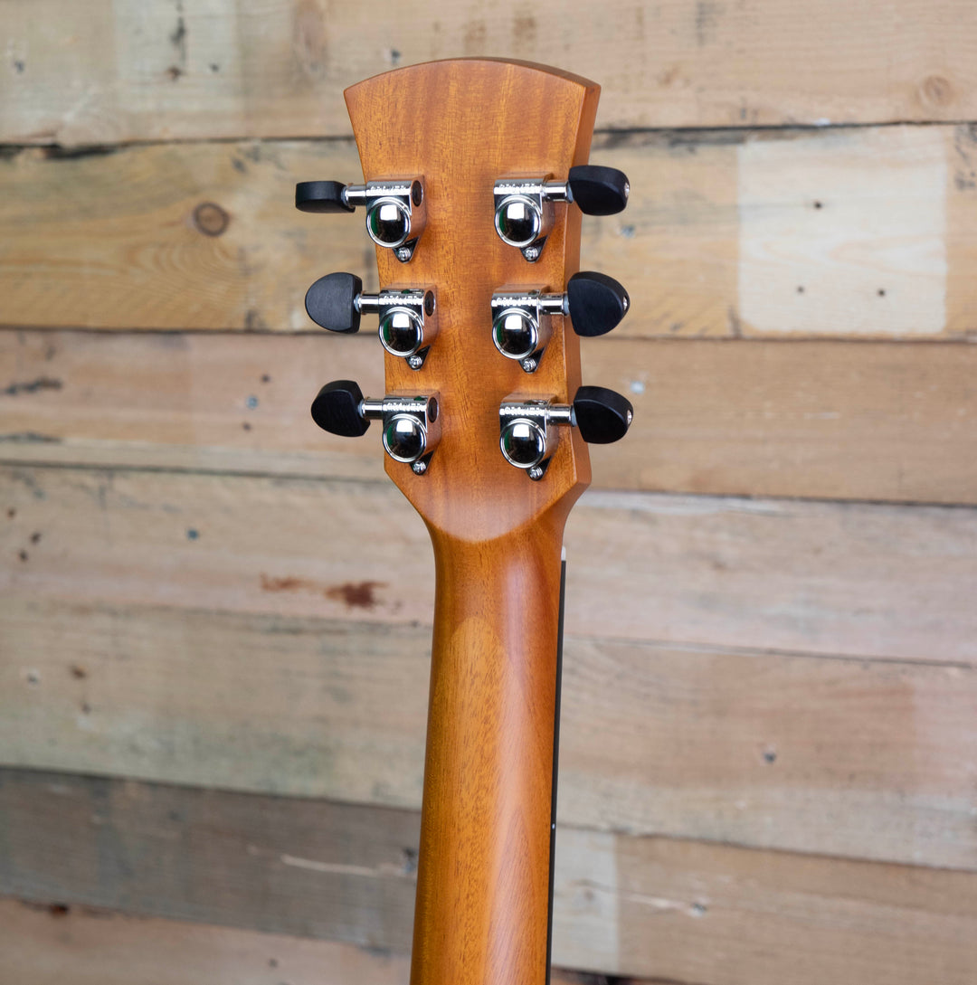 Guitarra electroacústica Faith Legacy Dark Roast Earth, caoba africana khaya maciza, tapa torrefacta