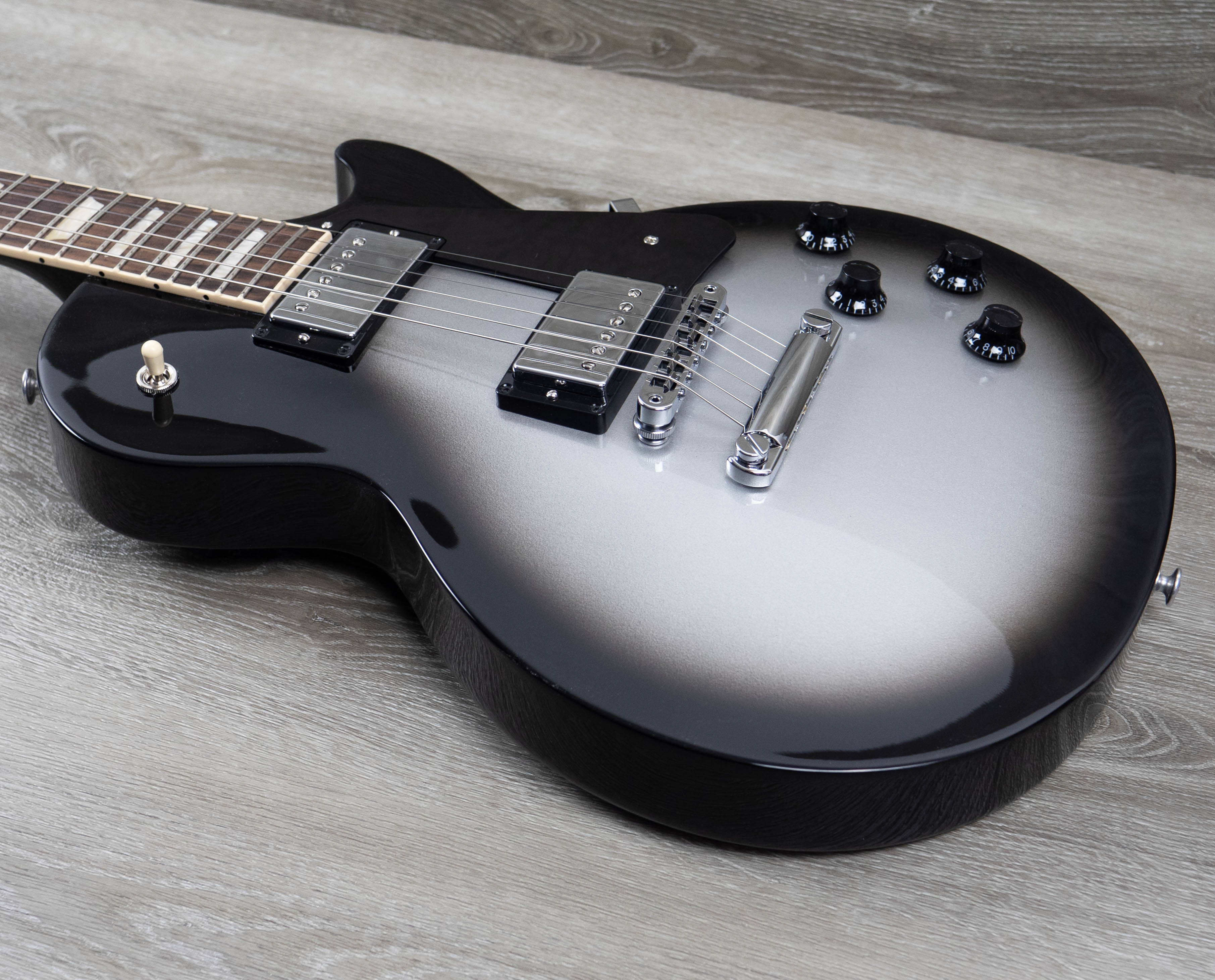 Gibson Les Paul Studio Dealer Exclusive, Silverburst – A Strings