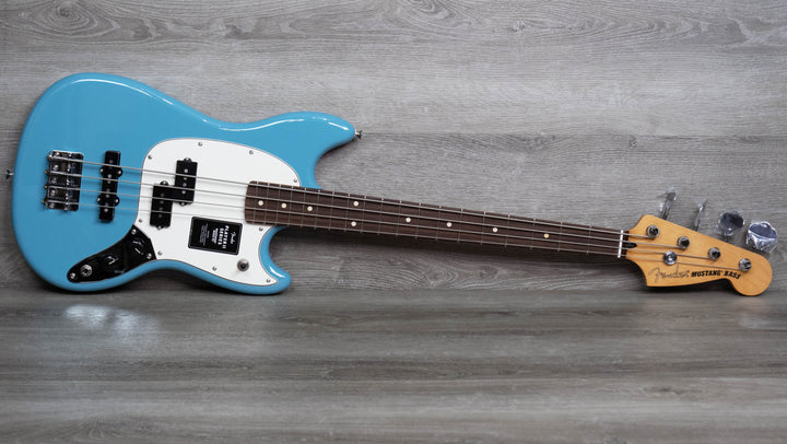 Bajo Fender Player II Mustang PJ, diapasón de palisandro, tono azul aqua