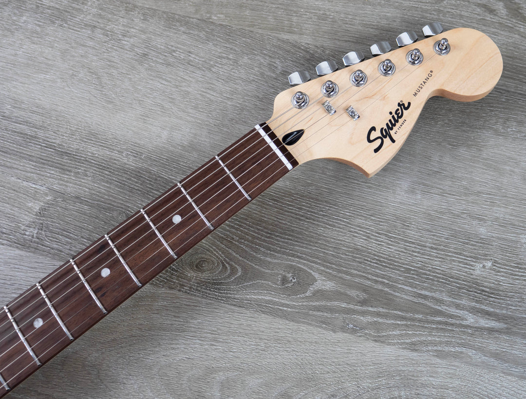 Squier Sonic Mustang HH, Laurel Fingerboard, Black Pickguard, Black