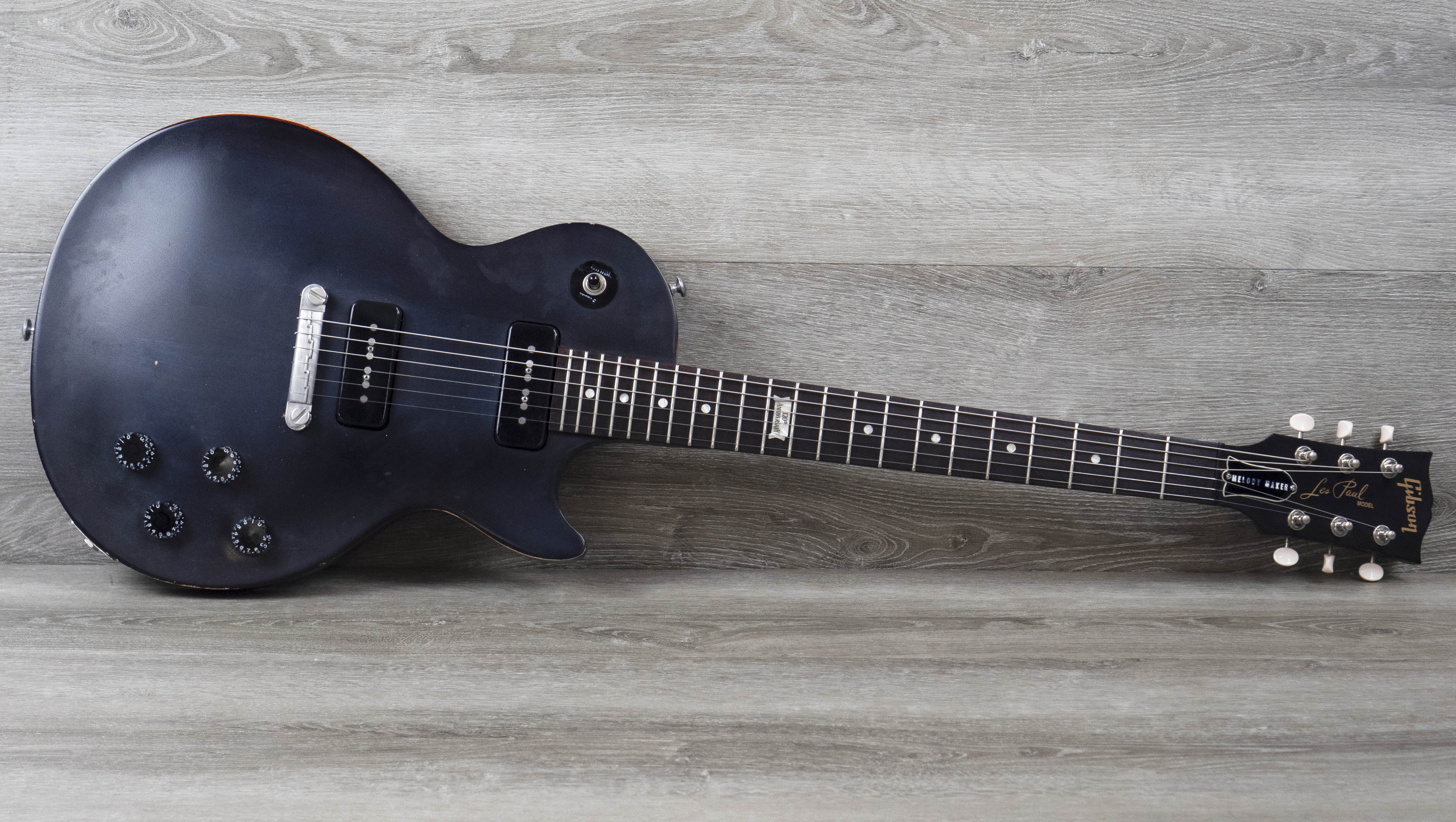 Pre-Owned Gibson Les Paul Melody Maker 2014, Charcoal – A Strings