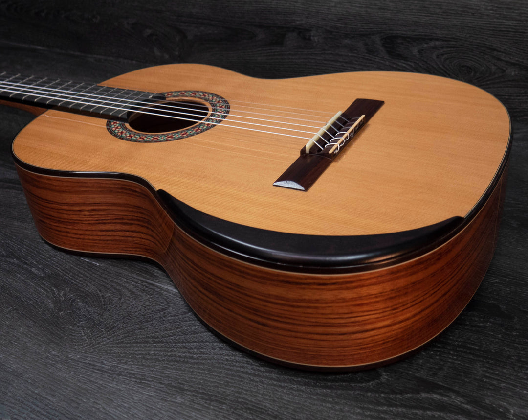 Manuel Rodriguez SUPERIOR A-C, 4/4 size Classical Guitar, Solid cedar top, Bubinga back and sides