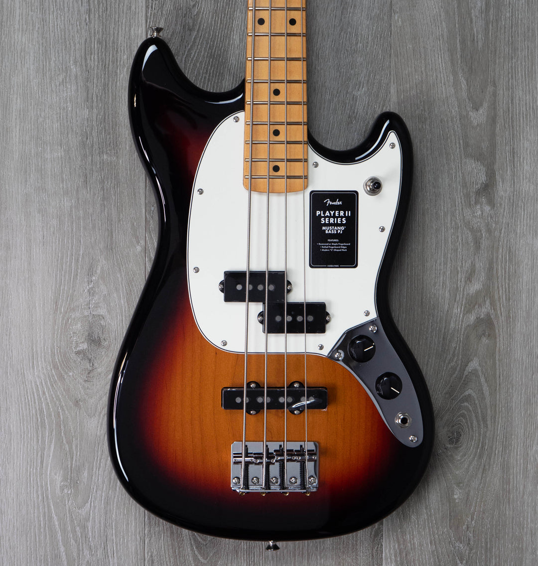 Fender Player II Mustang Bass PJ, touche en érable, finition Sunburst 3 couleurs