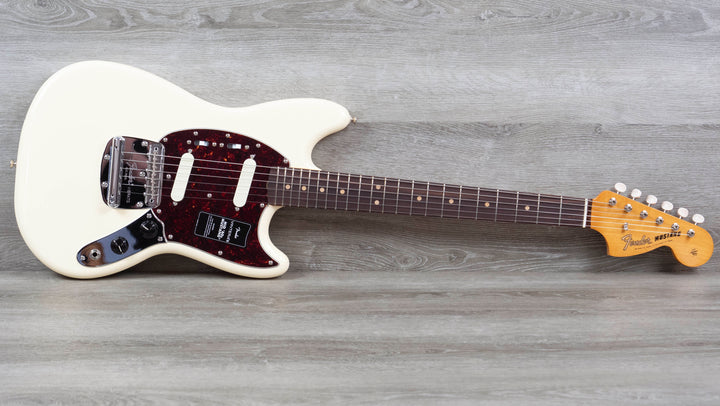 Fender Vintera III Mid '60s Mustang, Rosewood Fingerboard, Olympic White
