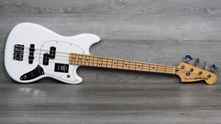 Fender Player II Mustang Bass PJ, Maple Fingerboard, Polar White