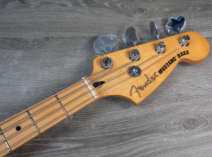 Fender Player II Mustang Bass PJ, Maple Fingerboard, Polar White