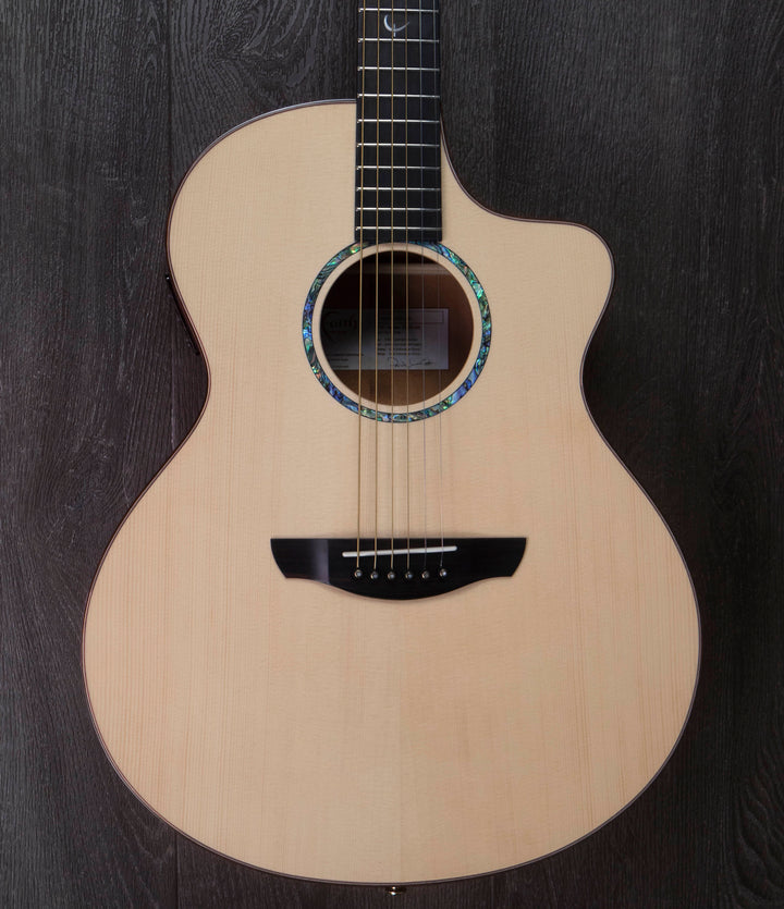 Faith Natural Neptune Electro-Acoustic, All Solid, Engelmann Spruce Top, Mahogany Back