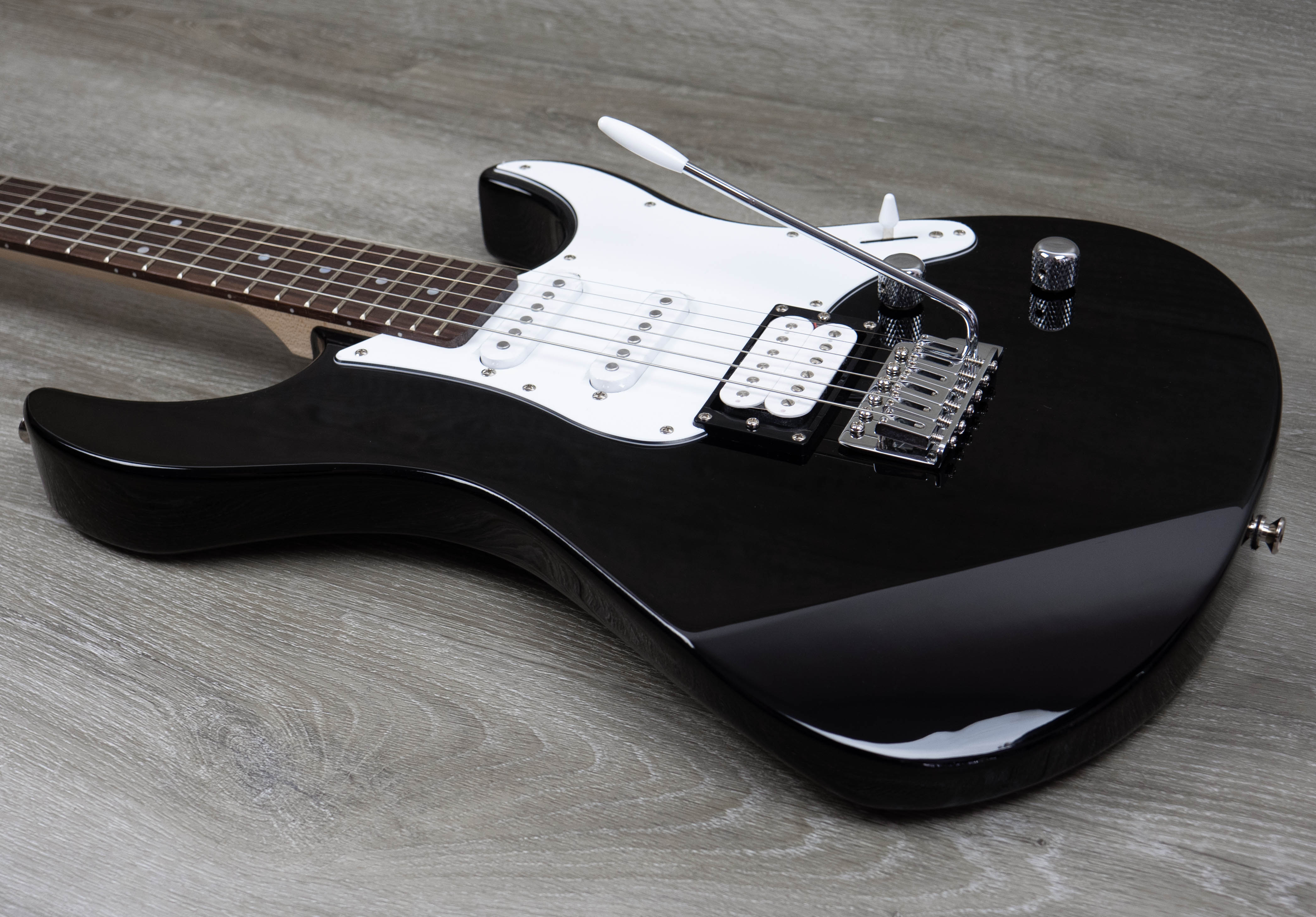 Yamaha Pacifica 112V Electric Guitar, Black – A Strings