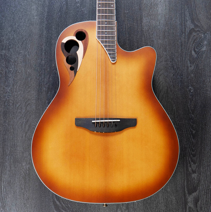 Ovation CDX40-PB-G Celebrity Elite Deluxe, Peach Burst Satin