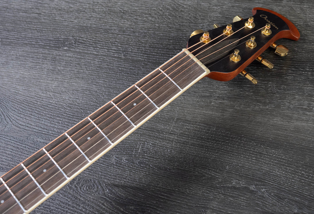Ovation CDX40-PB-G Celebrity Elite Deluxe, Peach Burst Satin