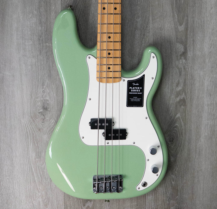 Bajo Fender Player II Precision, diapasón de arce, color verde abedul