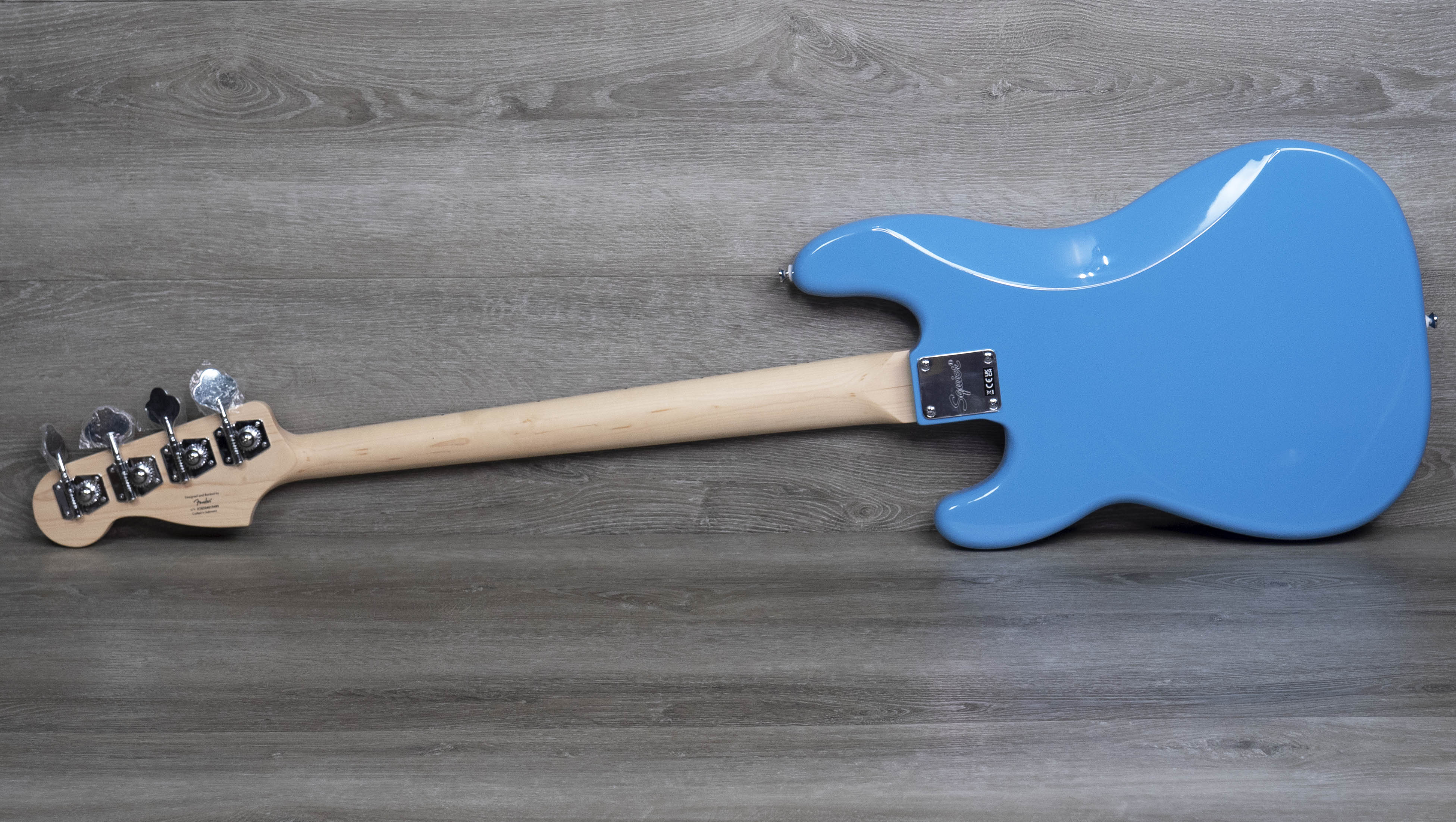 Squier Sonic Precision Bass, Maple Fingerboard, White Pickguard