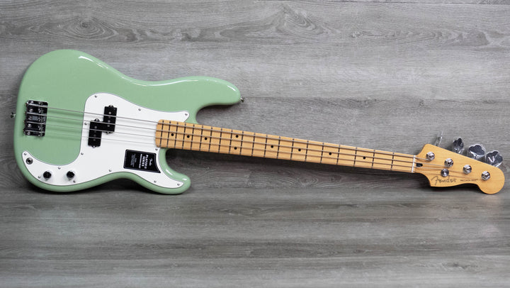 Bajo Fender Player II Precision, diapasón de arce, color verde abedul