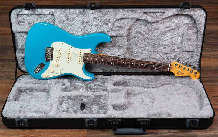 Fender American Professional II Stratocaster, touche en palissandre, bleu Miami