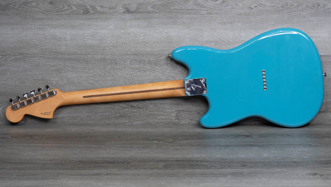 Fender Player II Mustang, diapasón de palisandro, tono azul agua