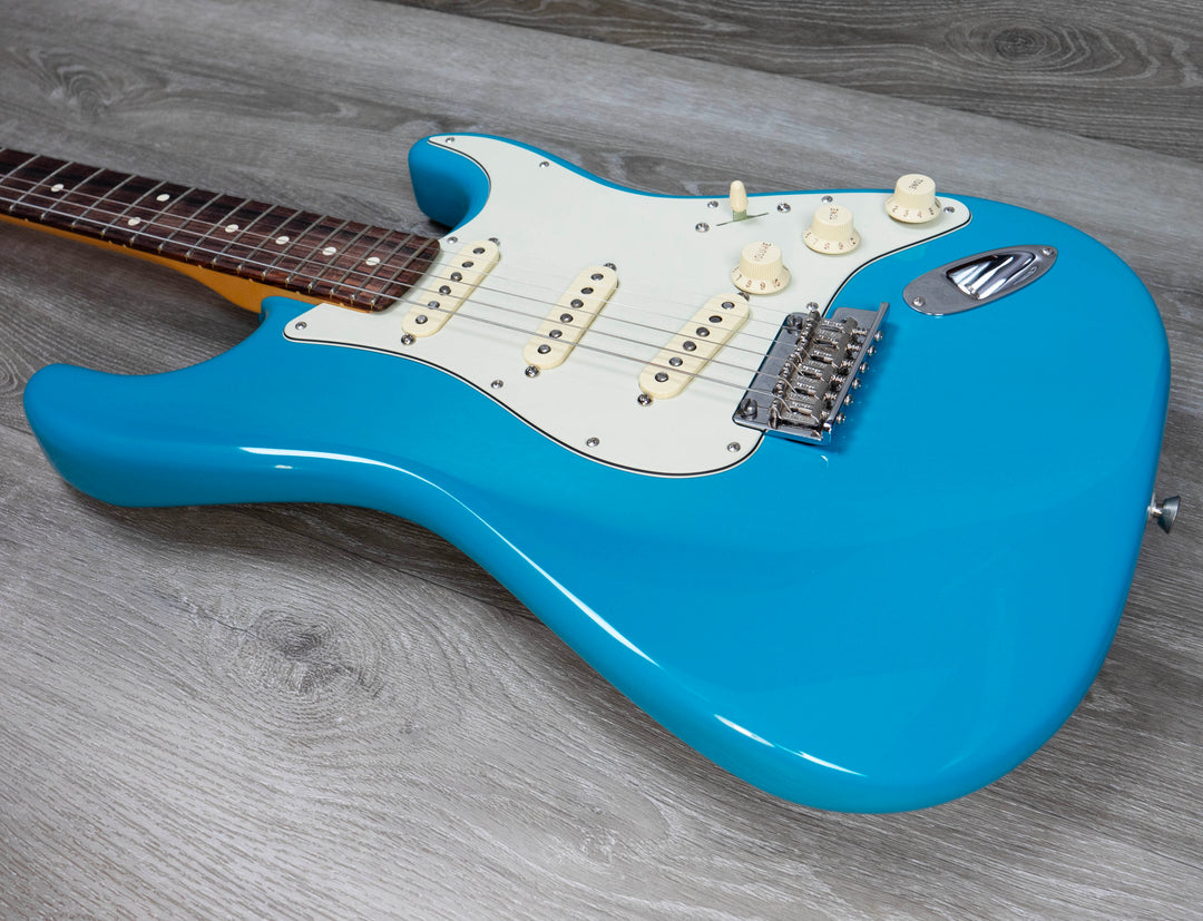 Fender American Professional II Stratocaster, touche en palissandre, bleu Miami