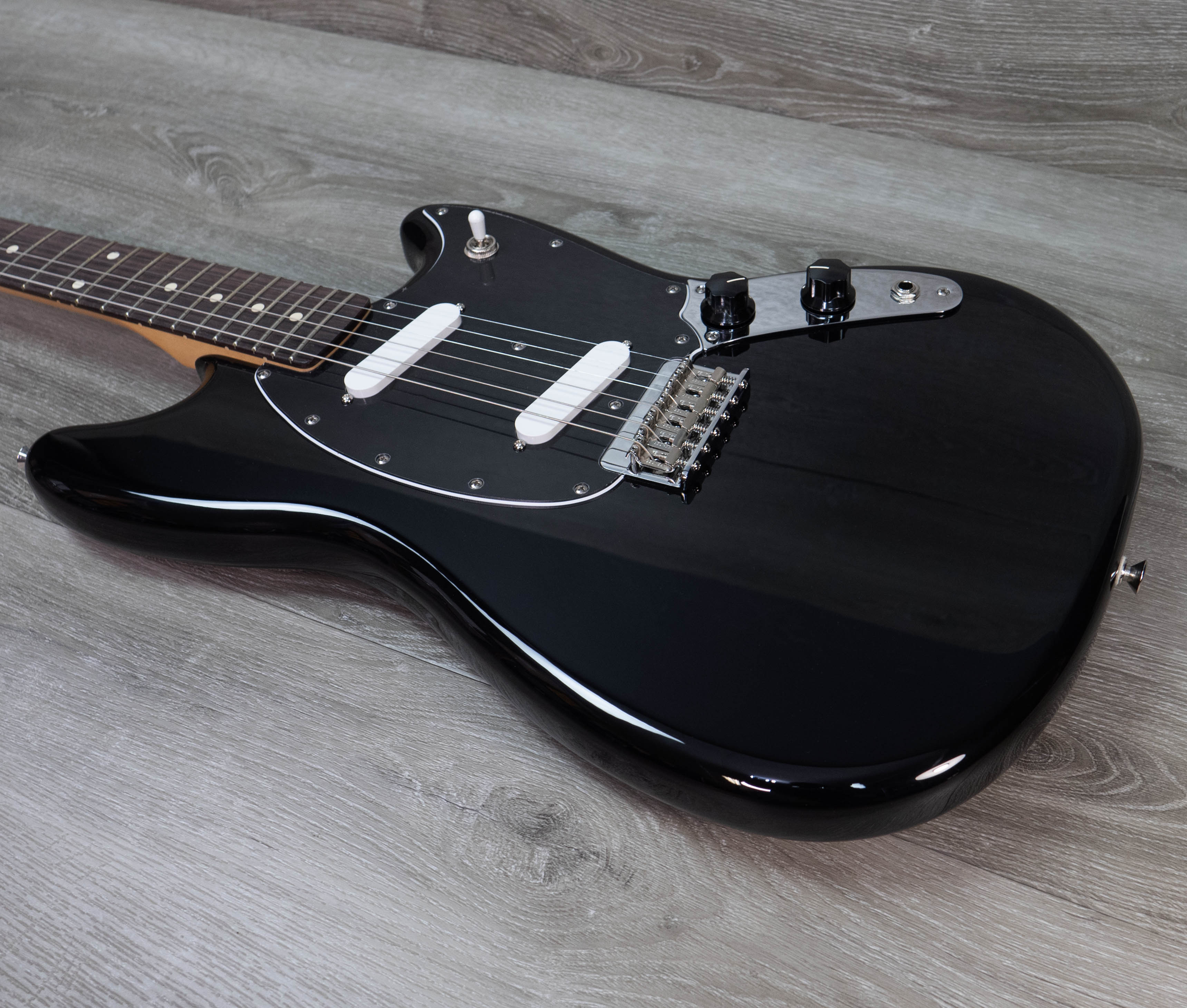 Fender Player II Mustang, Rosewood Fingerboard, Black – A Strings