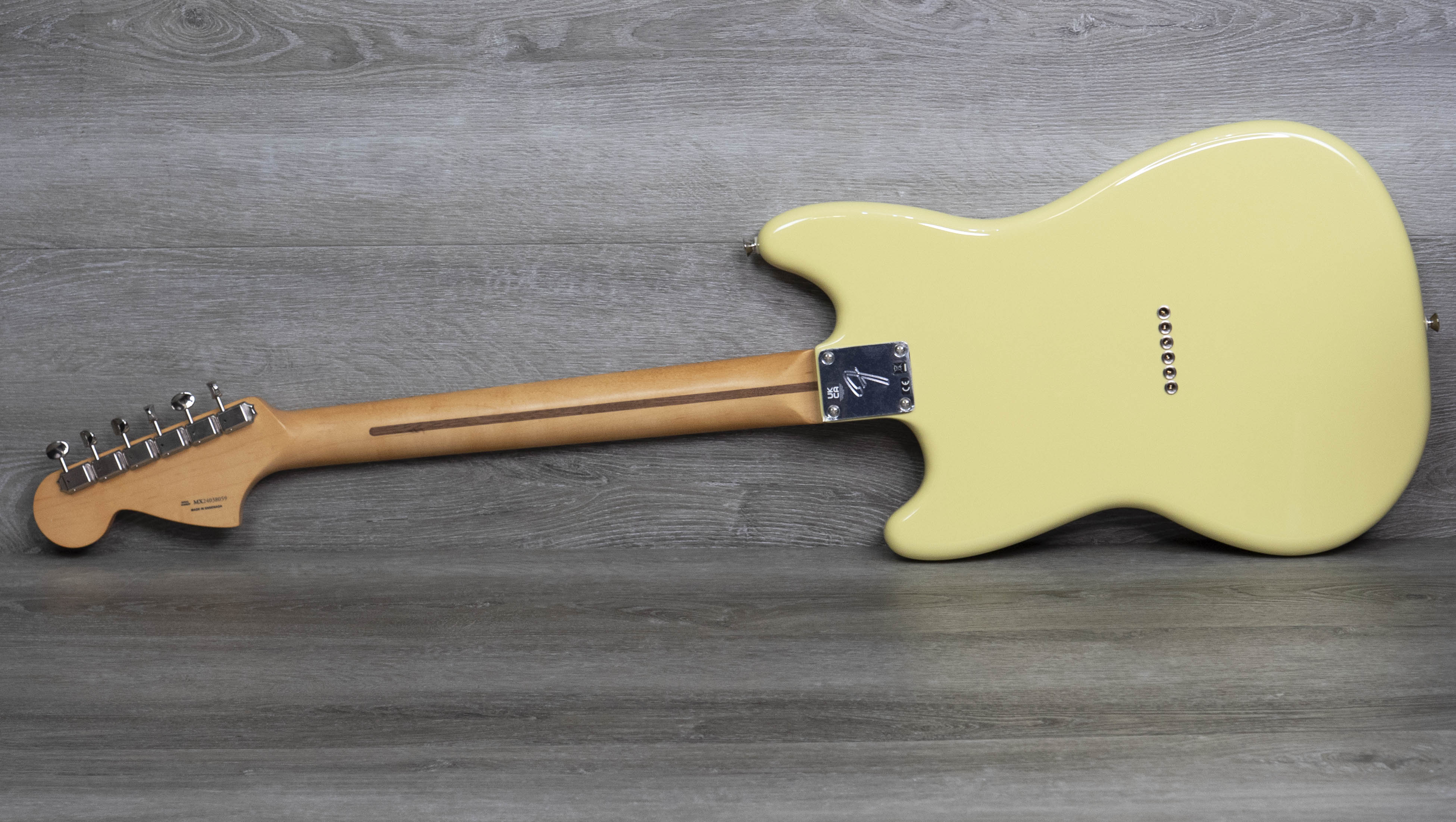 Fender Player II Mustang, Maple Fingerboard, Hialeah Yellow