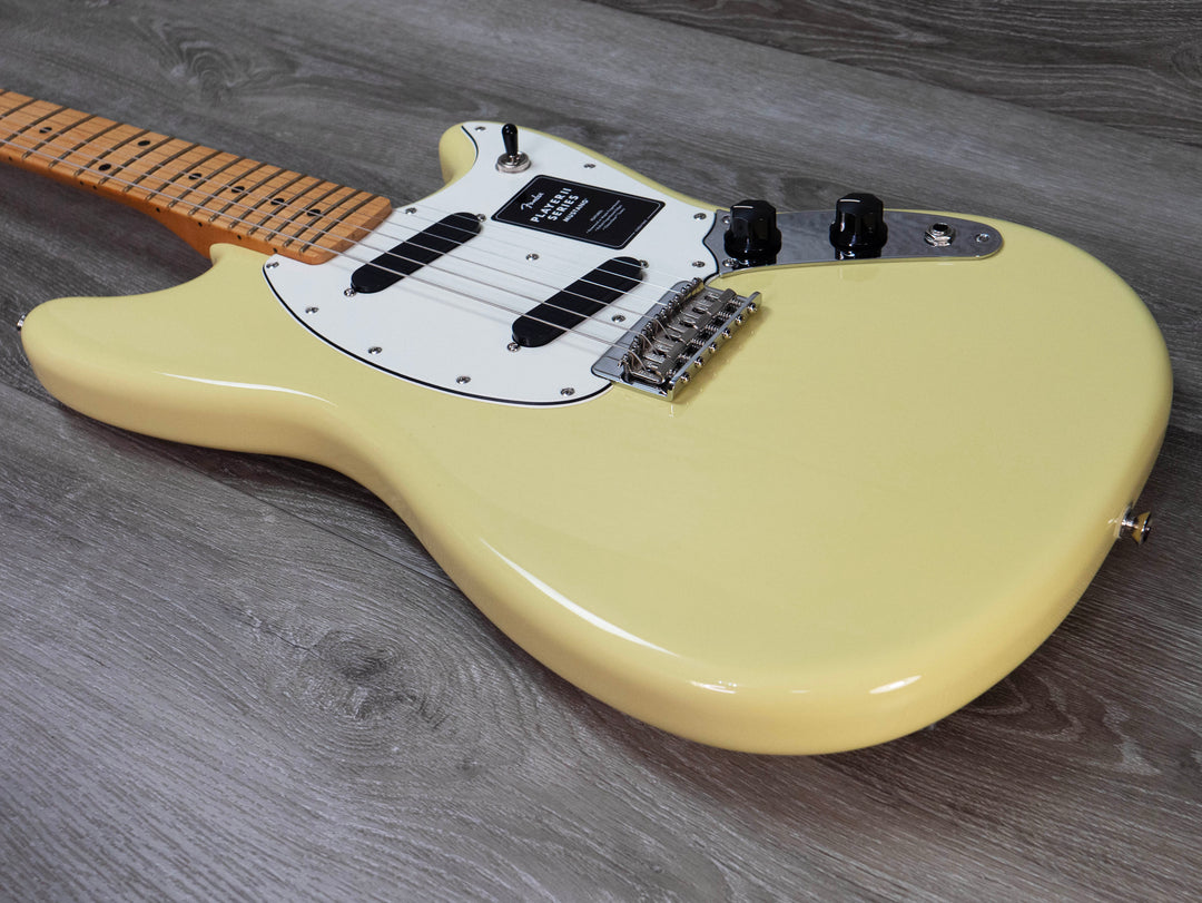 Fender Player II Mustang, diapasón de arce, amarillo Hialeah