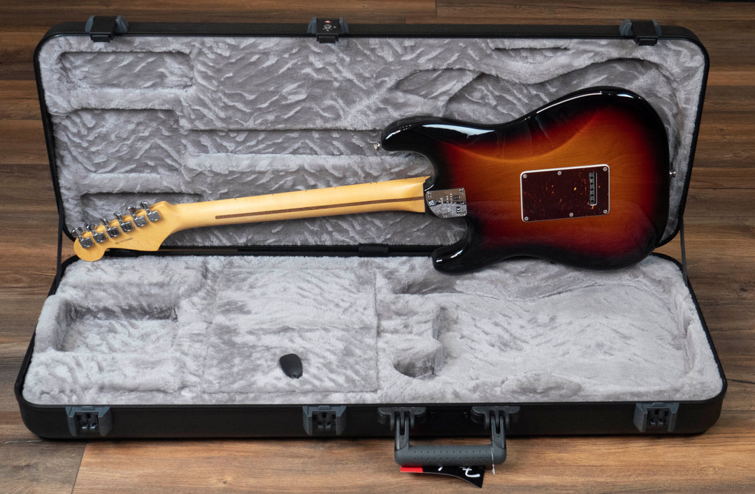 Fender American Professional II Stratocaster, Maple Fingerboard, 3-colour Sunburst