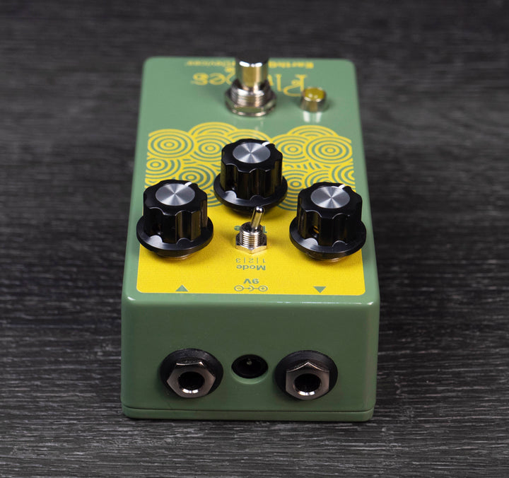 Pédale d'effets Overdrive Shredder Small Signal Plumes de EarthQuaker Devices