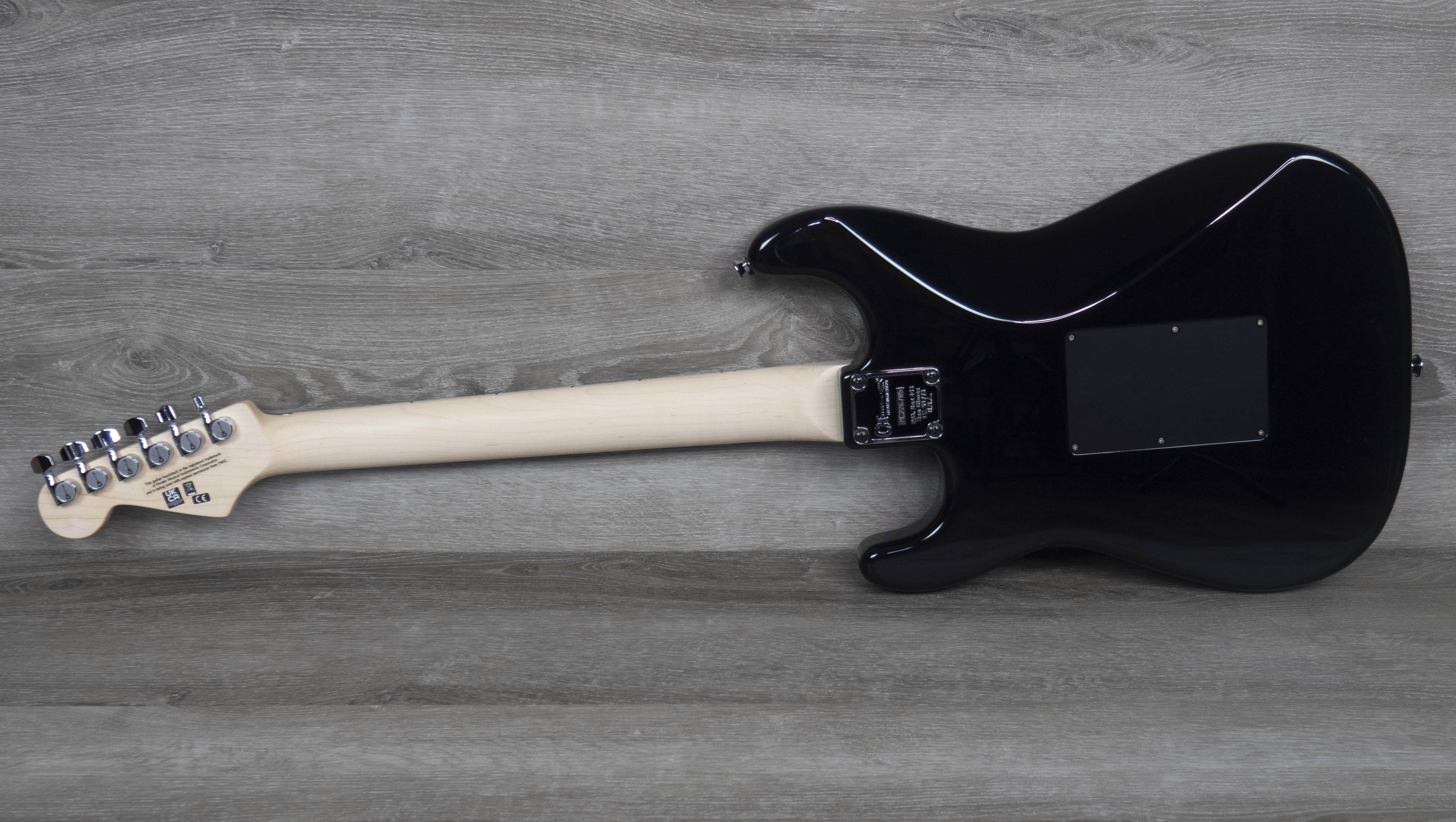 Charvel Pro-Mod So-Cal Style 1 HSS FR M, diapasón de arce, negro