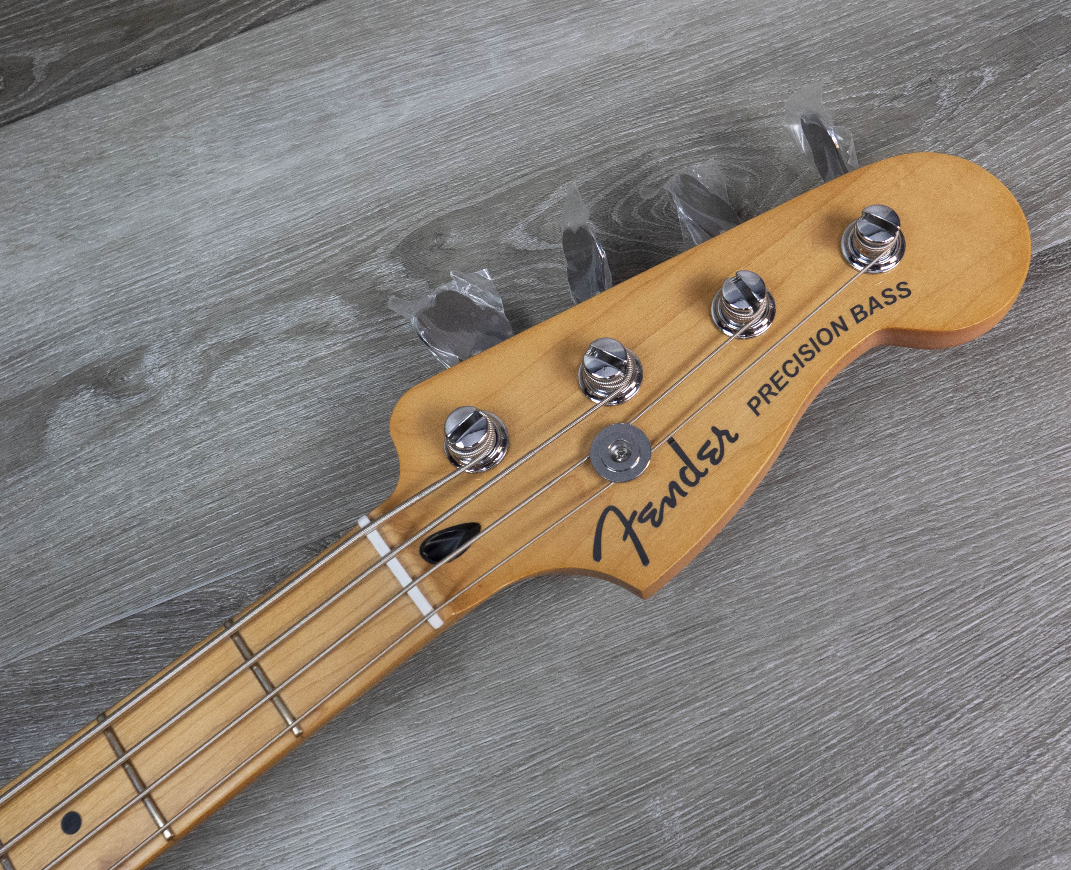 Fender Player Plus Precision Bass, Maple Fingerboard, Cosmic Jade