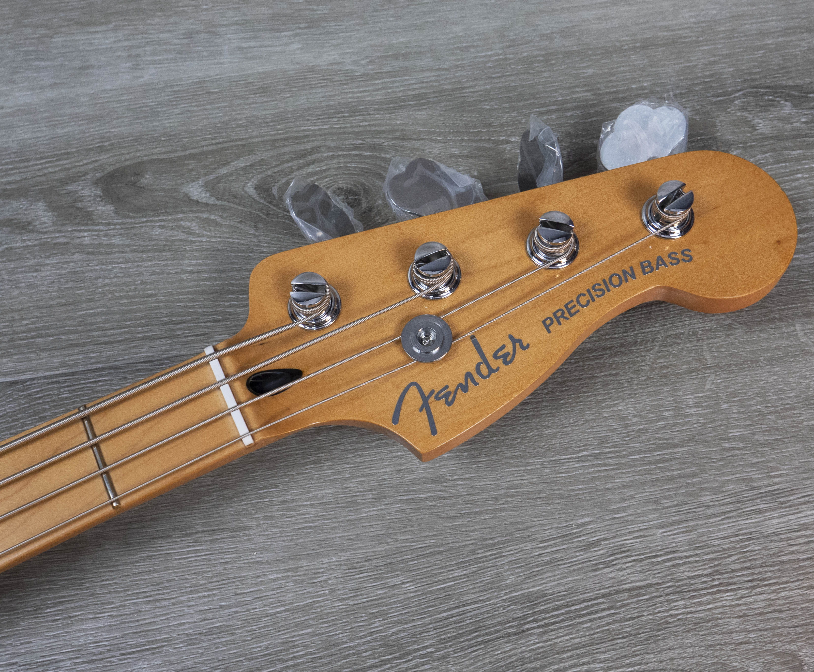 Fender Player Plus Precision Bass, Maple Fingerboard, Fiesta Red