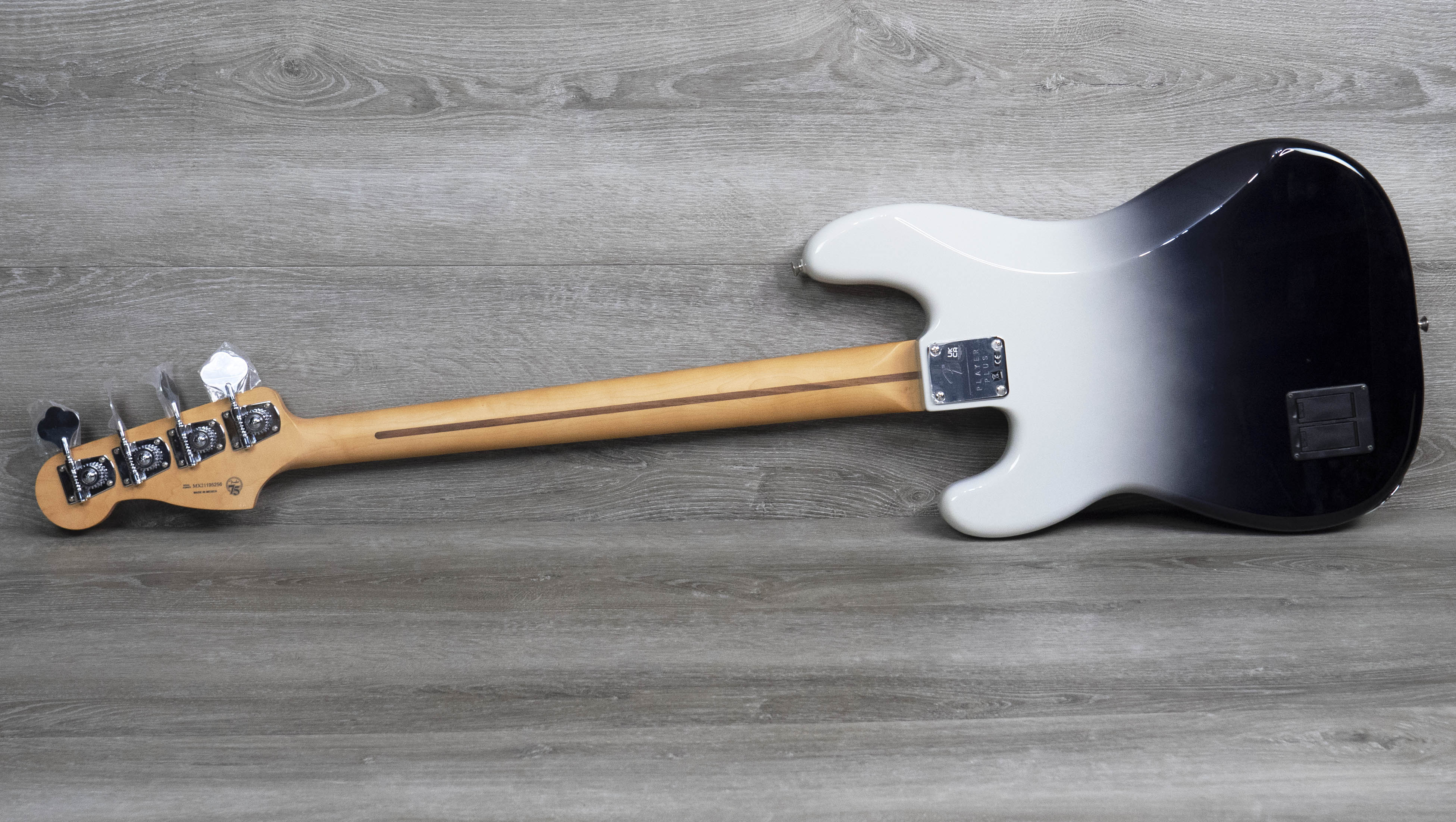Fender Player Plus Precision Bass, Maple Fingerboard, Silver Smoke