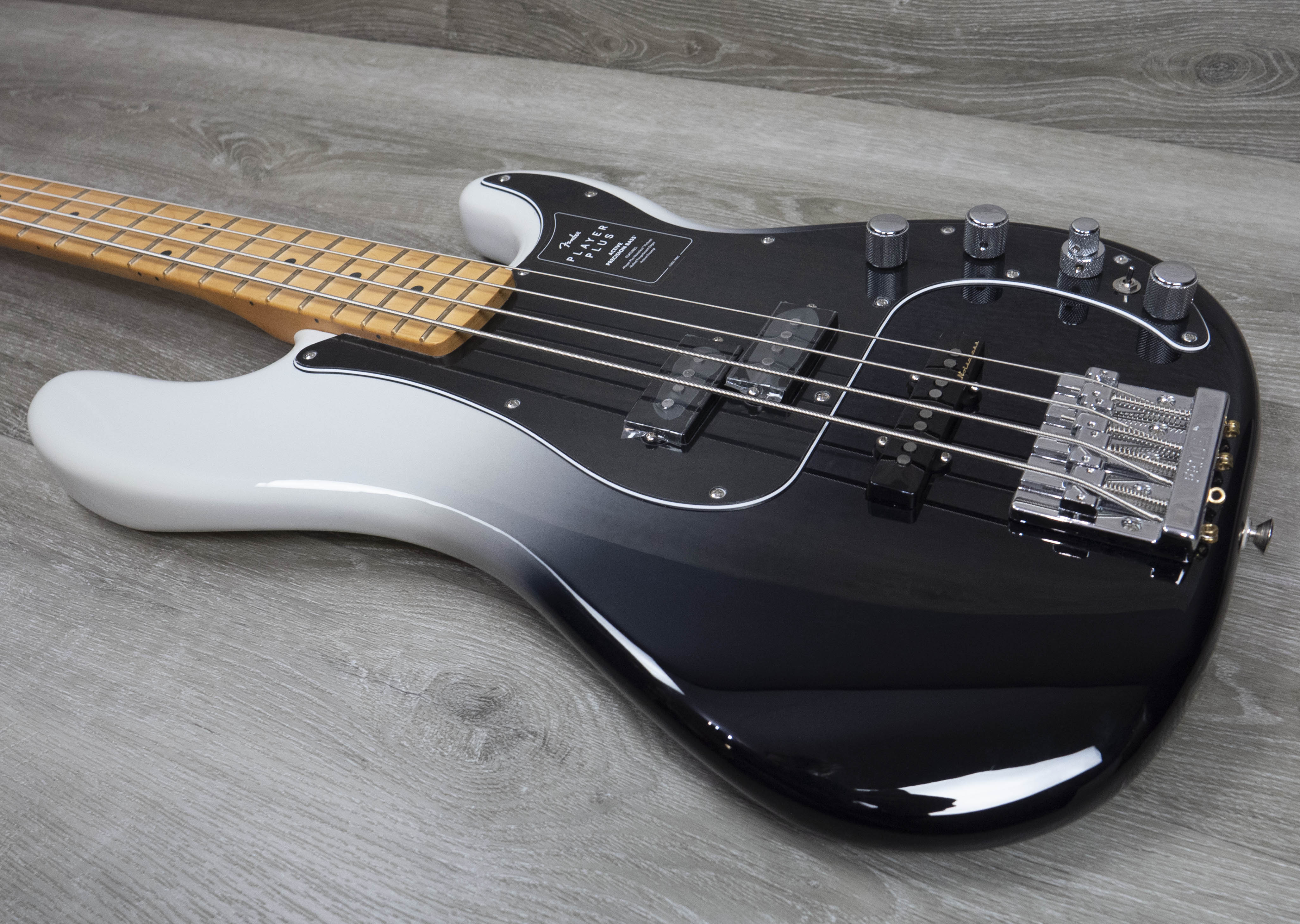 ベース Fender Player Plus Precision Bass Fender Player Plus Precision Bass, Olympic Pearl, Pau Ferro