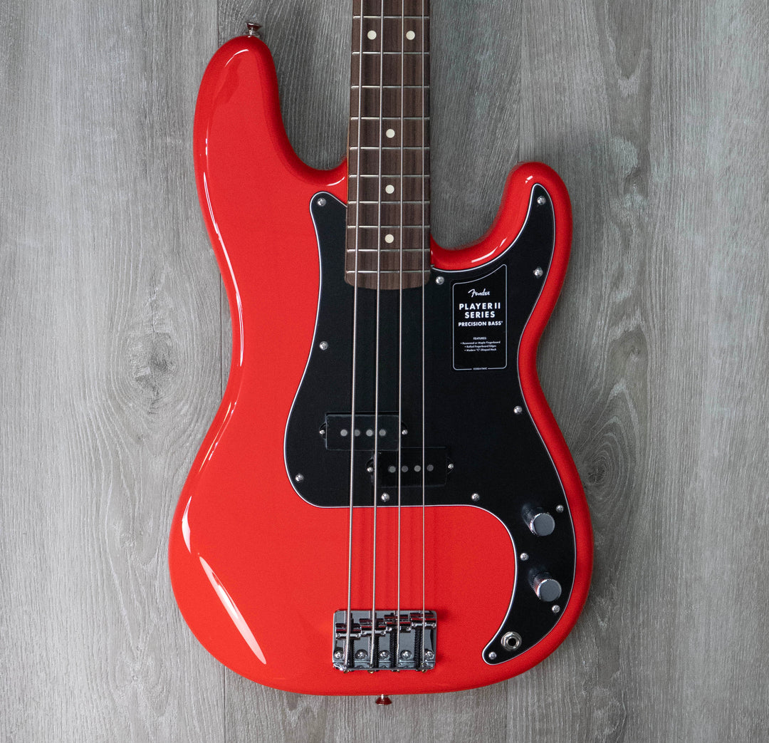 Bajo Fender Player II Precision, diapasón de palisandro, rojo coral