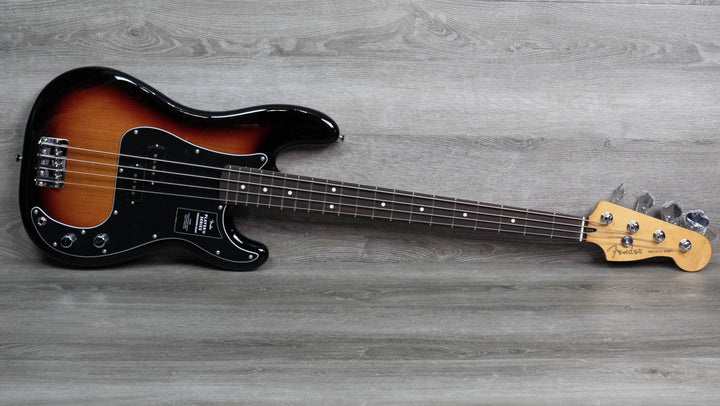 Bajo Fender Player II Precision, diapasón de palisandro, acabado Sunburst de 3 colores