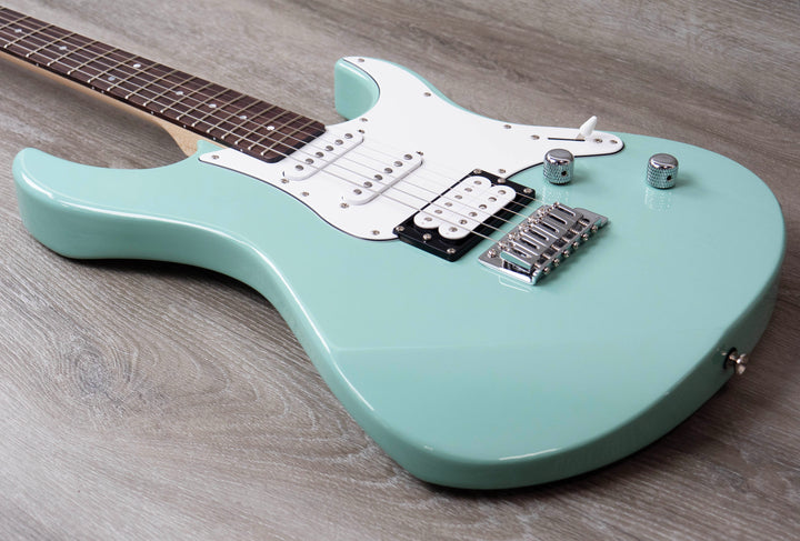 Yamaha Pacifica 112V Electric Guitar, Sonic Blue