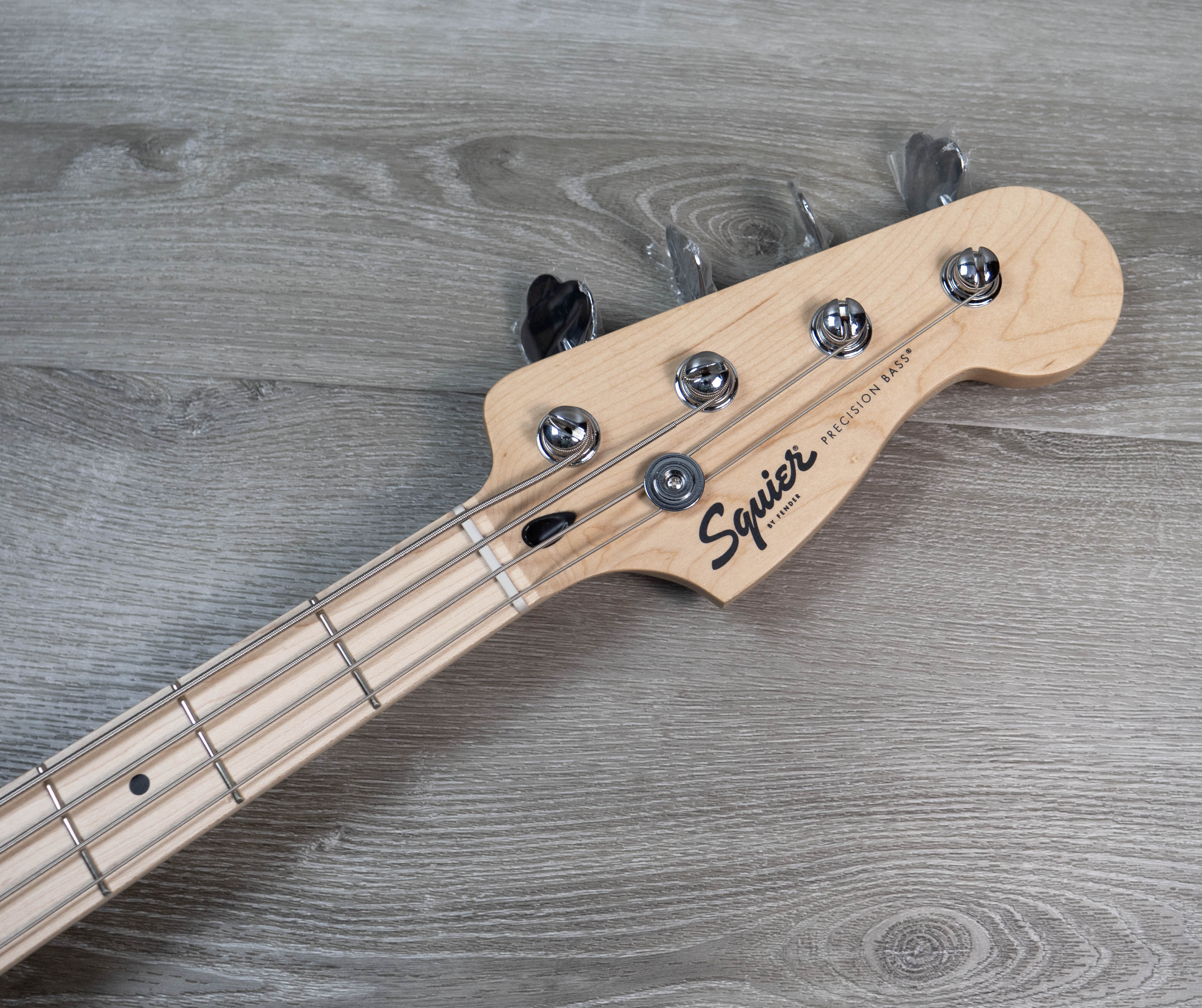 Squier Sonic Precision Bass, Maple Fingerboard, White Pickguard, 2