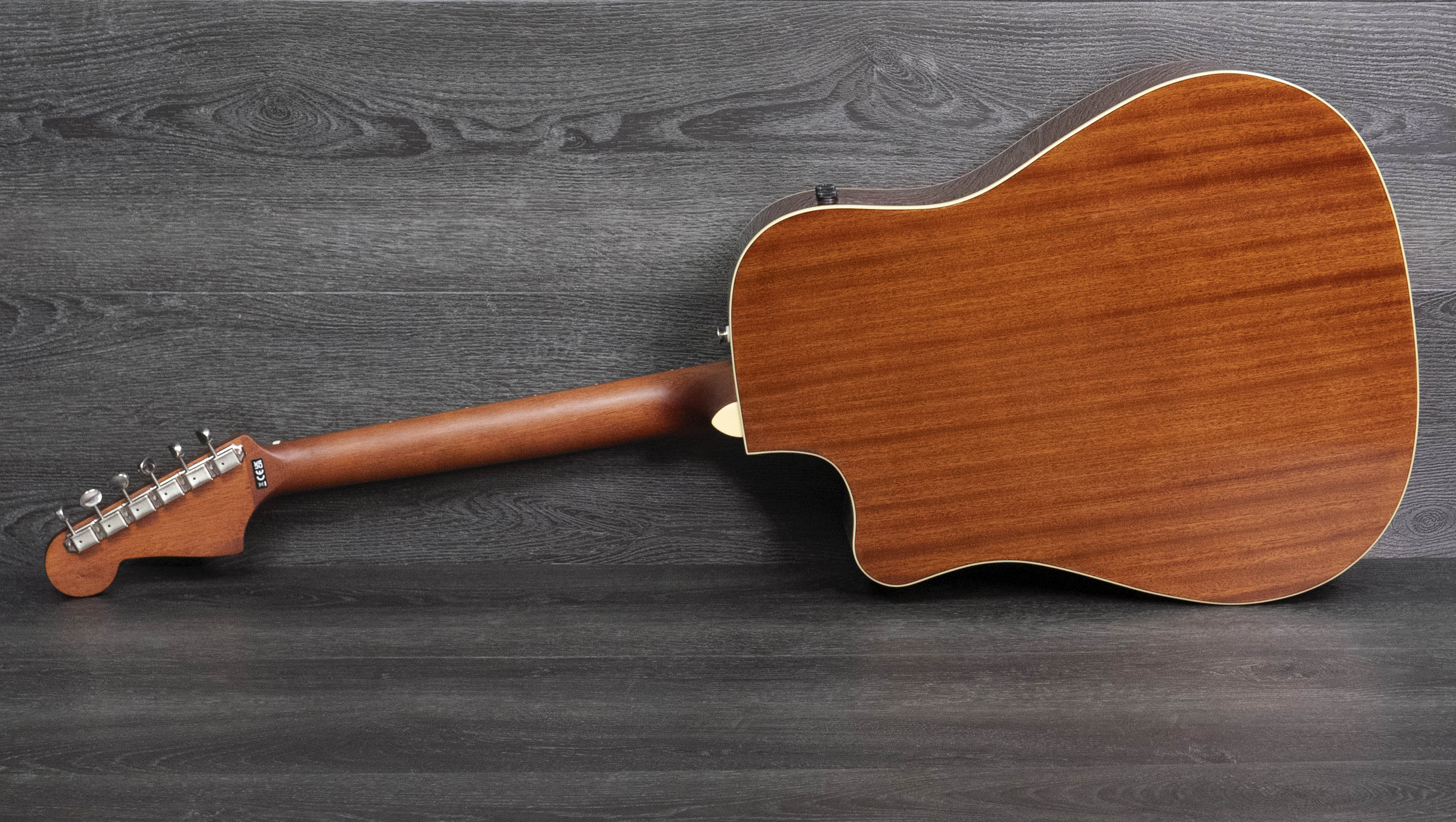 Fender Redondo Player, Walnut Fingerboard, Gold Pickguard, Natural