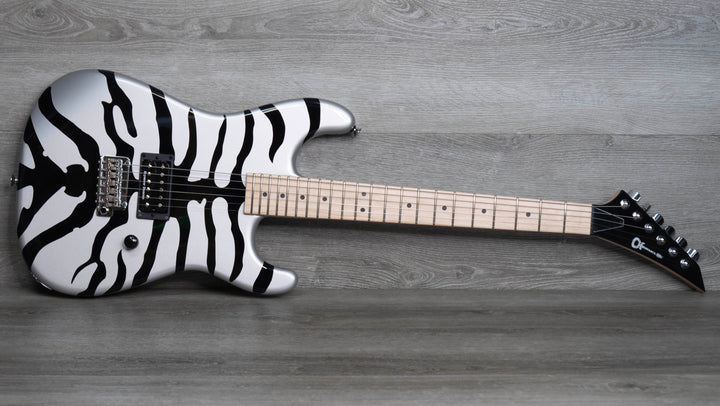 Charvel Super-Stock SD1 H 2PT M, touche en érable, argent Bengal 