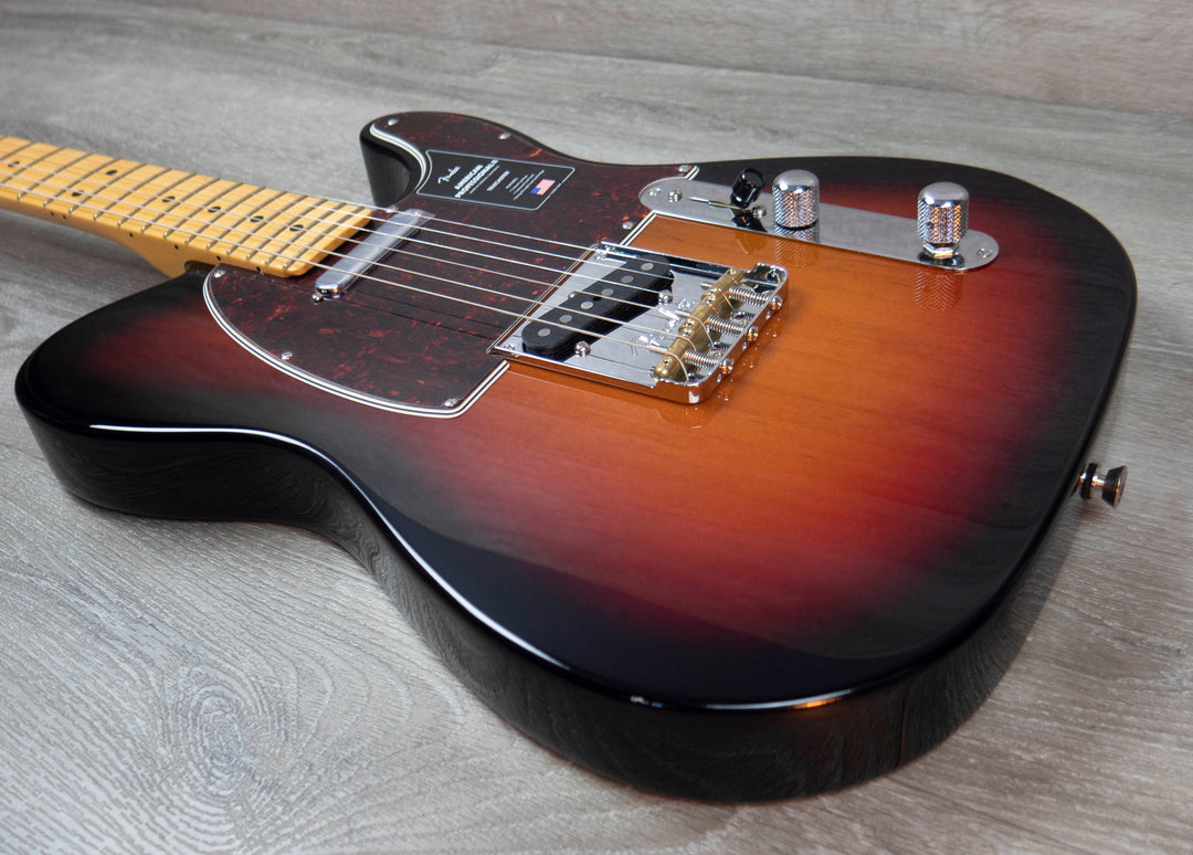 Fender American Professional II Telecaster, Maple Fingerboard, 3-colour Sunburst