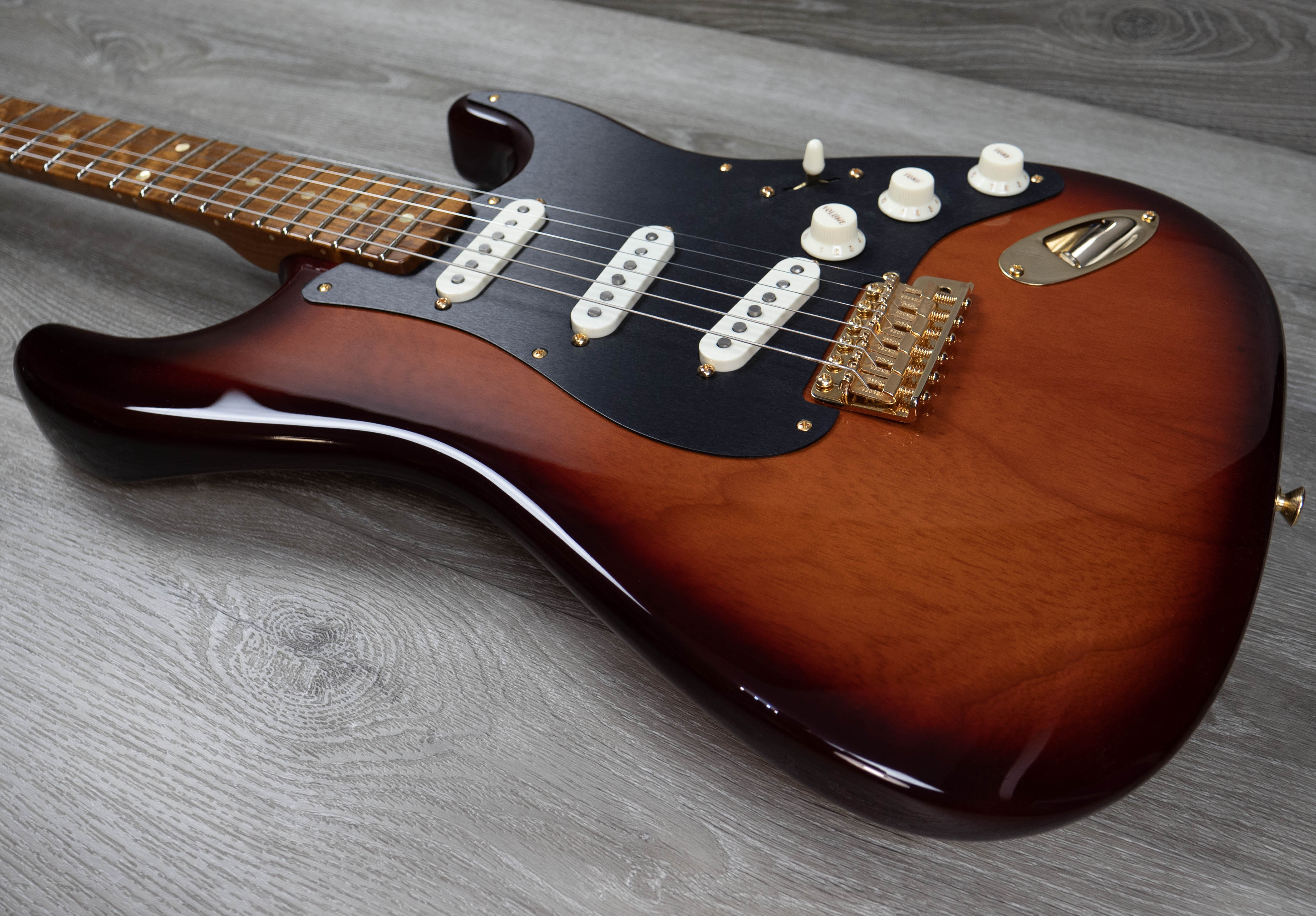 Fender custom shop stratocaster バーズアイ American Custom Stratocaster® NOS - Maple | American Custom