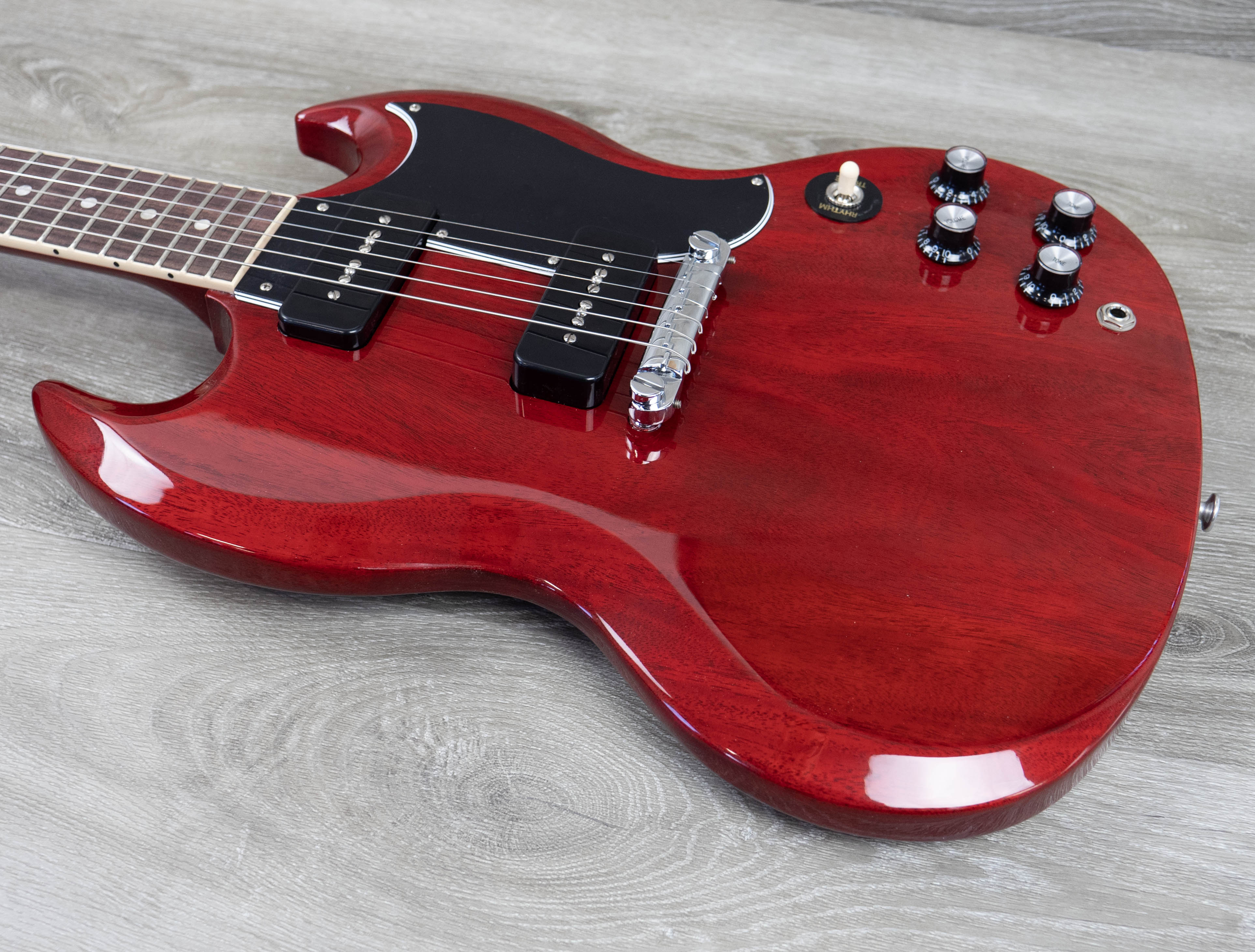 Gibson SG Special, Vintage Cherry – A Strings