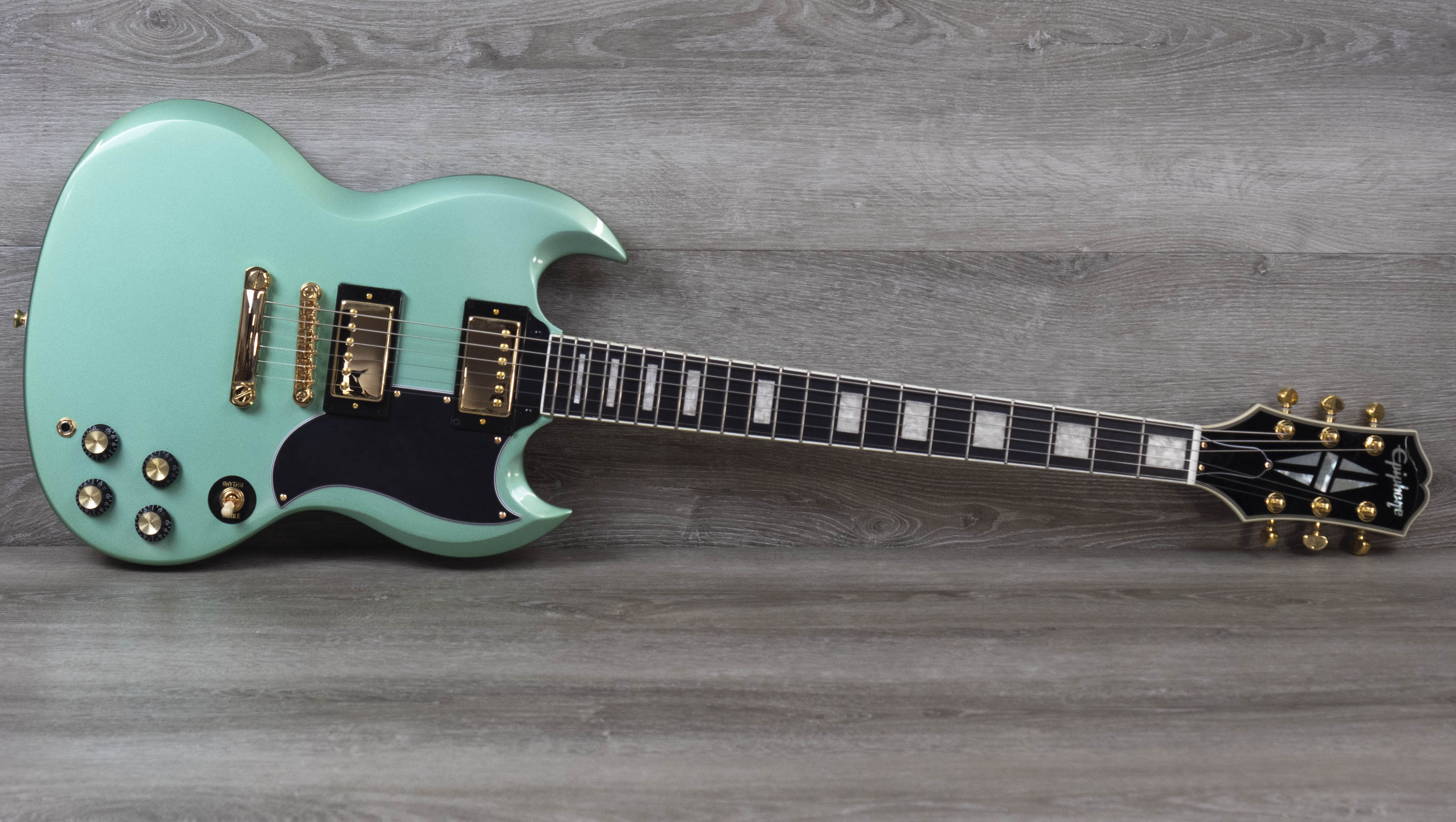 美品Epiphone SG Custom Limited Edition 3PU Epiphone SG Custom Exclusive, Inverness Green – A Strings
