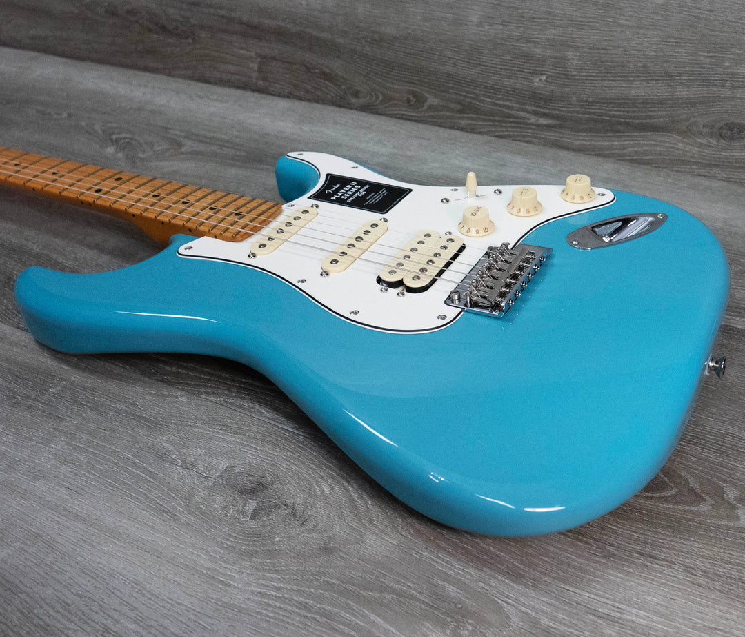 Fender Player II Stratocaster HSS, diapasón de arce, tono azul aqua