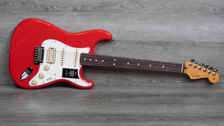 Fender Player II Stratocaster HSS, touche en palissandre, rouge corail