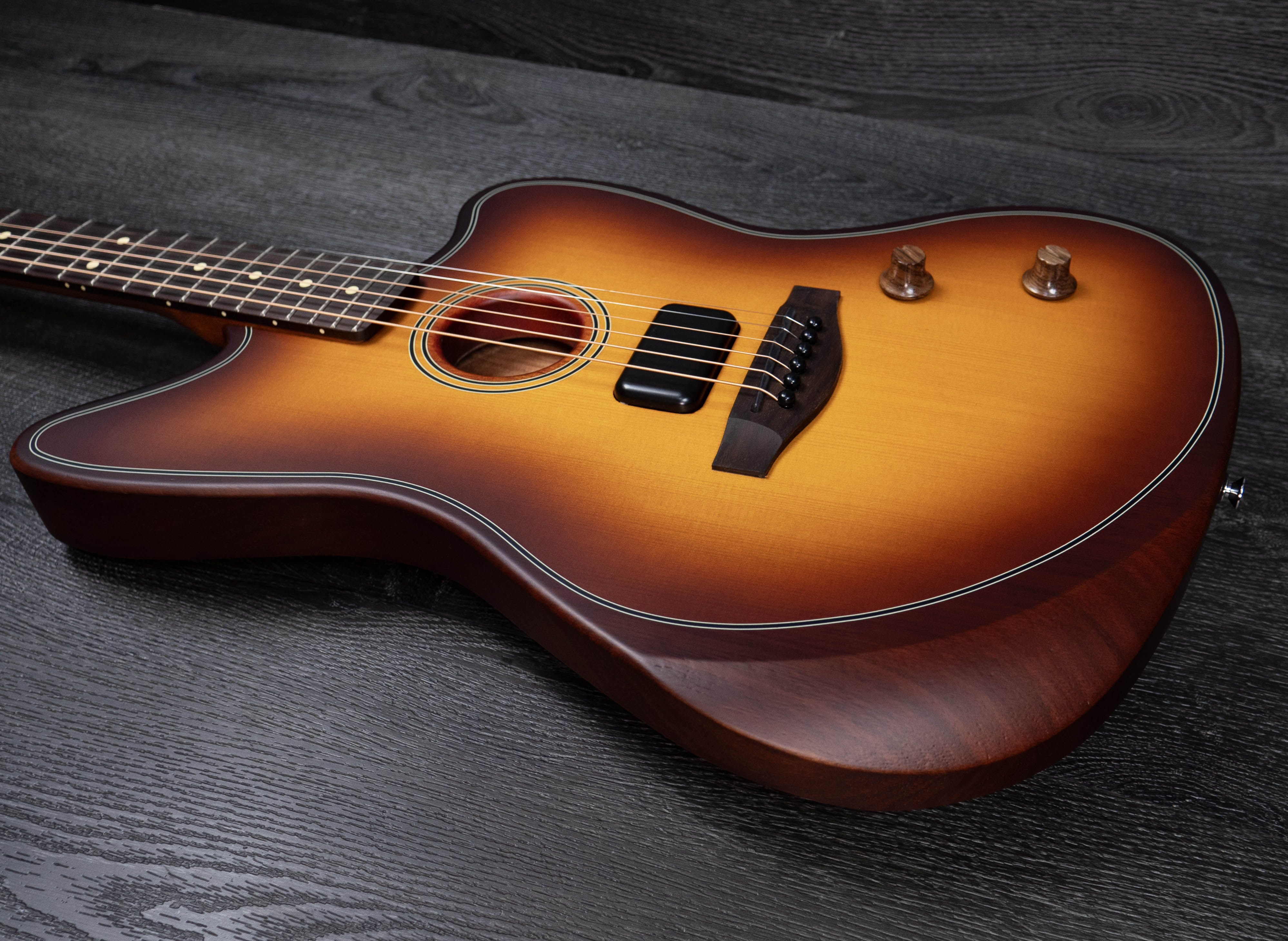 Fender Acoustasonic Standard Jazzmaster, Honey Burst – A Strings