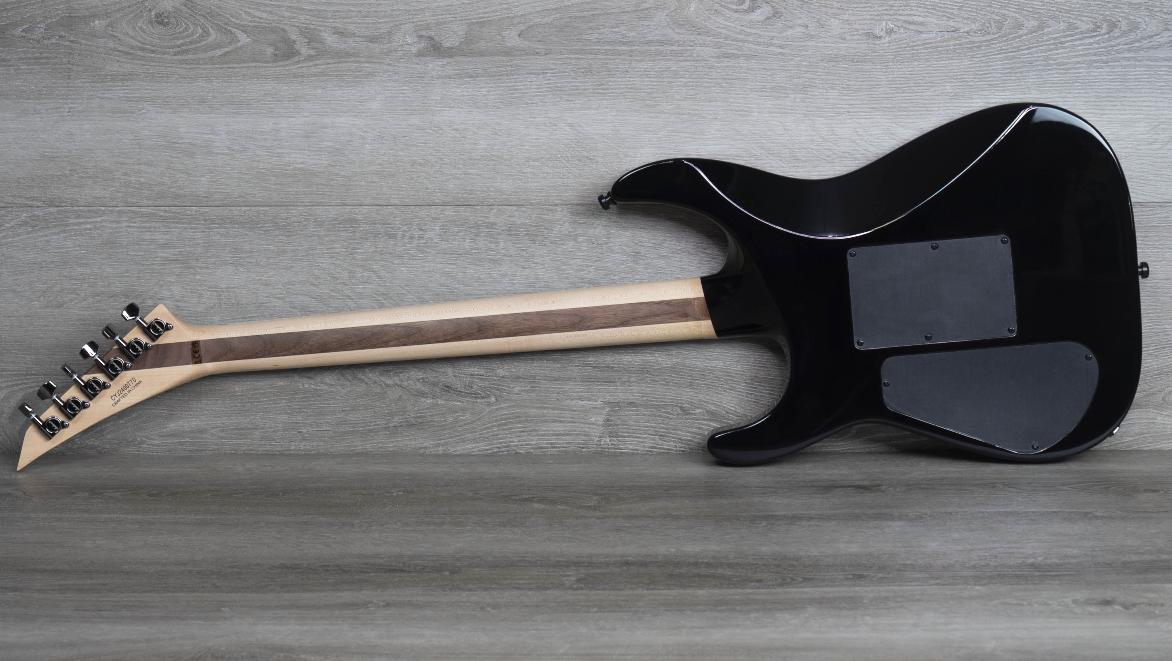 Jackson Pro Plus Series Soloist SL2, diapasón de ébano, espejo