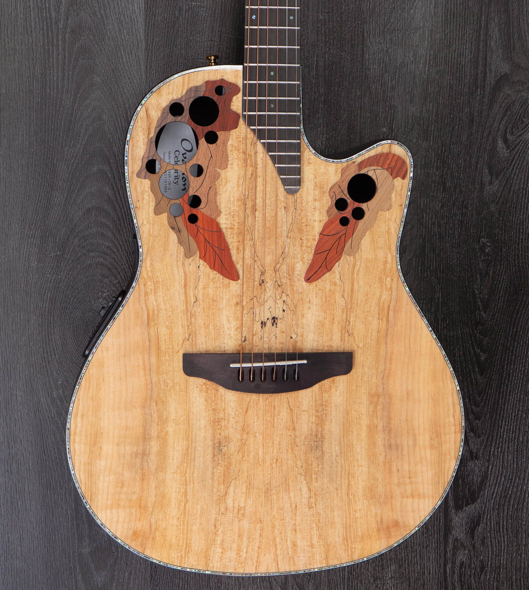 Ovation CE44P-SM Celebrity Elite, arce veteado