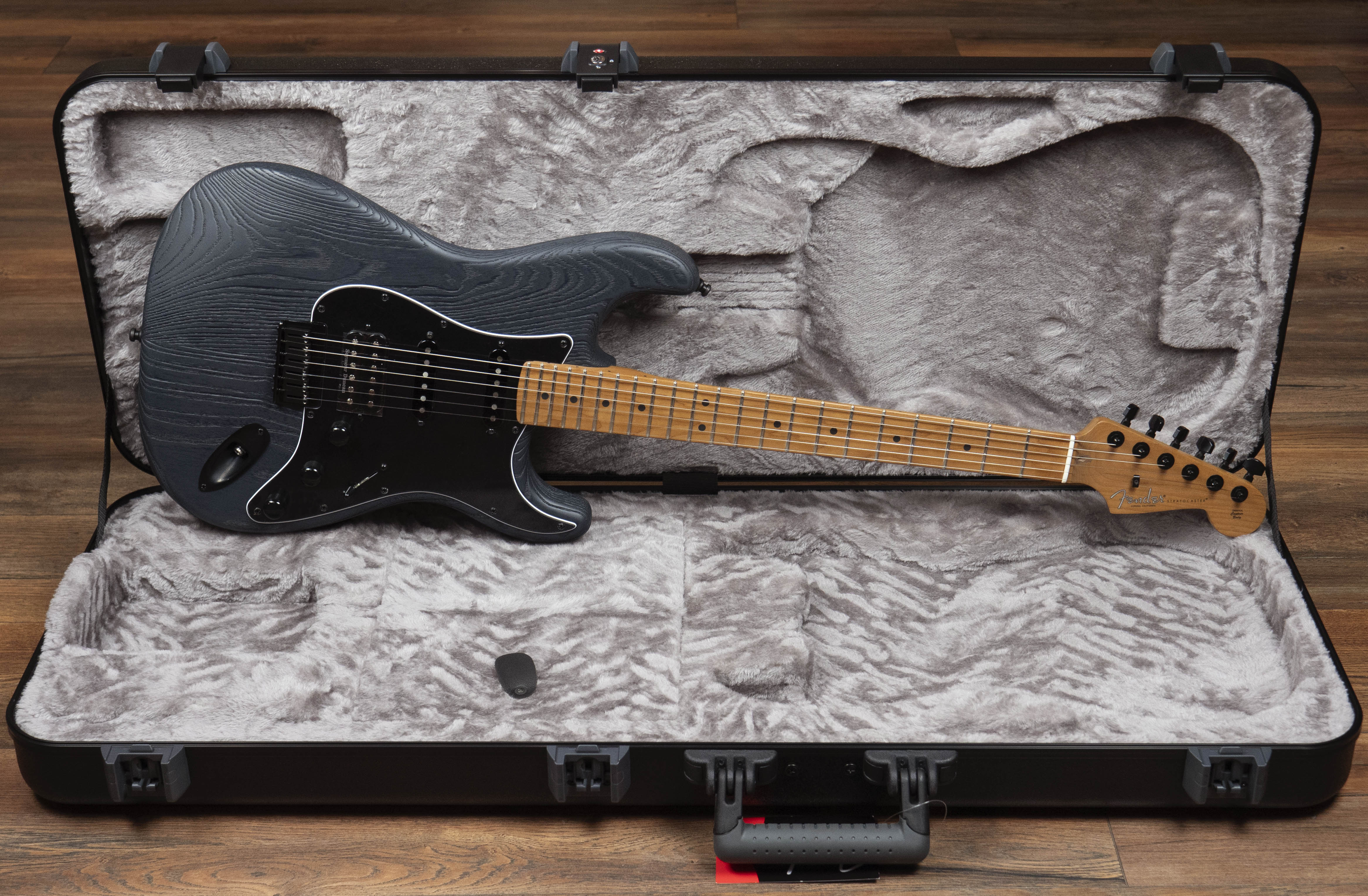 Fender Am Pro Strat HSS 2019 ケース付 Fender Limited Edition American Professional II Stratocaster