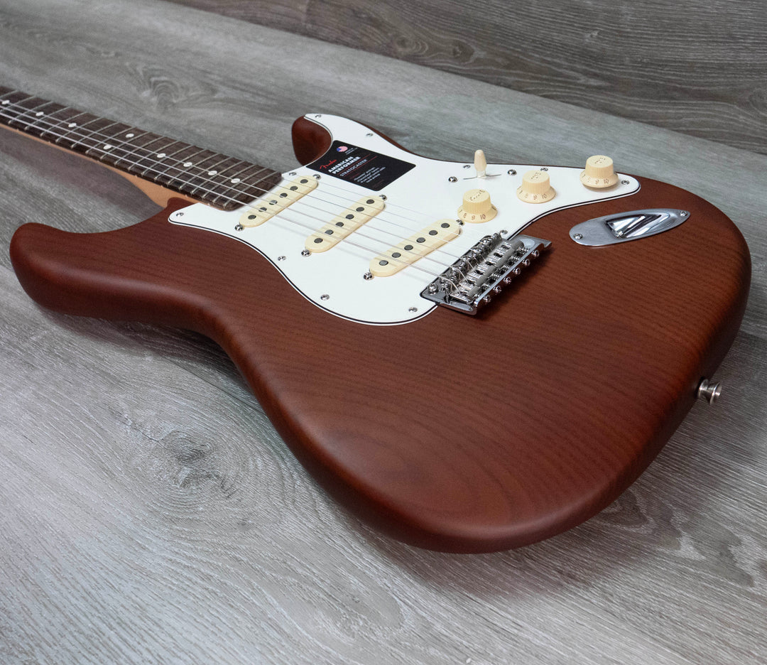 Fender Limited Edition American Performer Timber Stratocaster, touche en palissandre, couleur moka