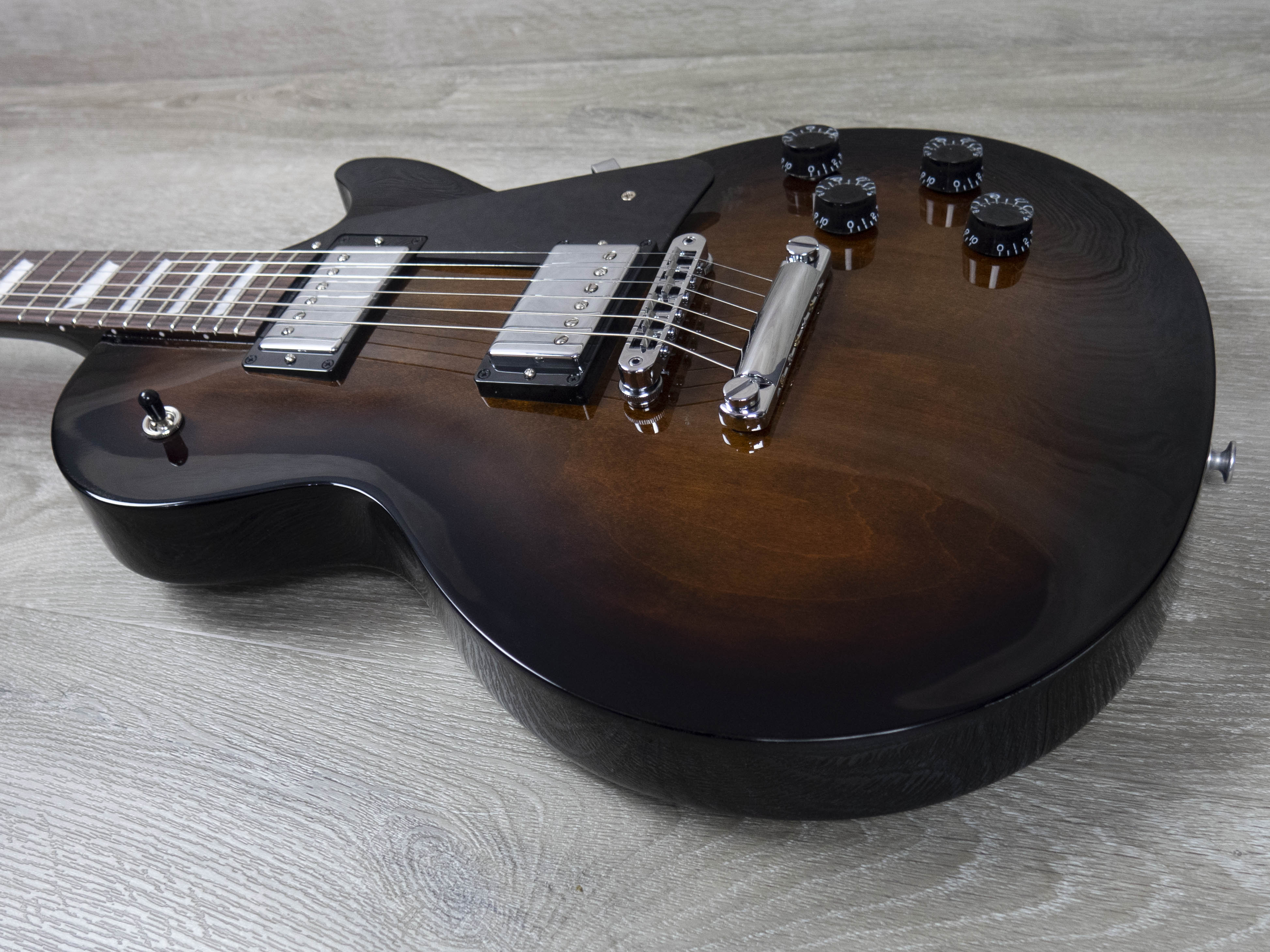 Gibson Les Paul Studio, Smokehouse Burst – A Strings